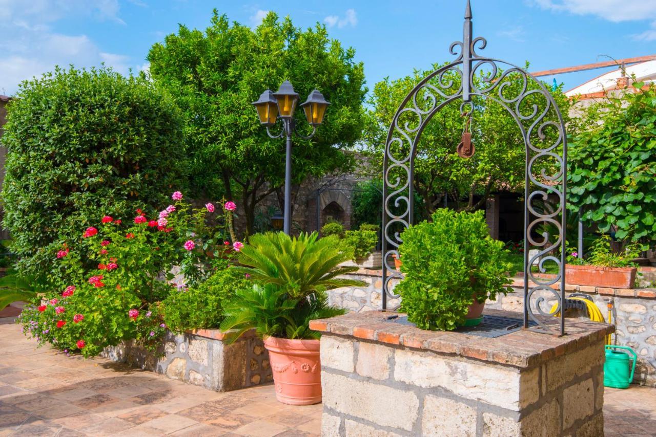 Bed and Breakfast Torre Caetana Minturno Esterno foto